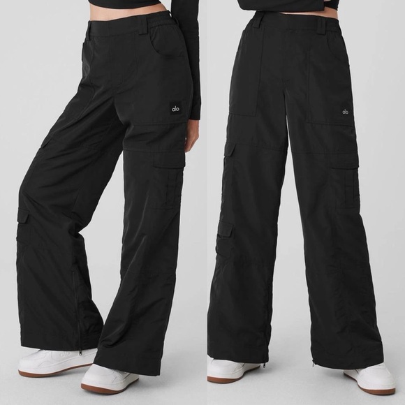 Alo Yoga High Waist Ski Moto Puffer Pant in Black